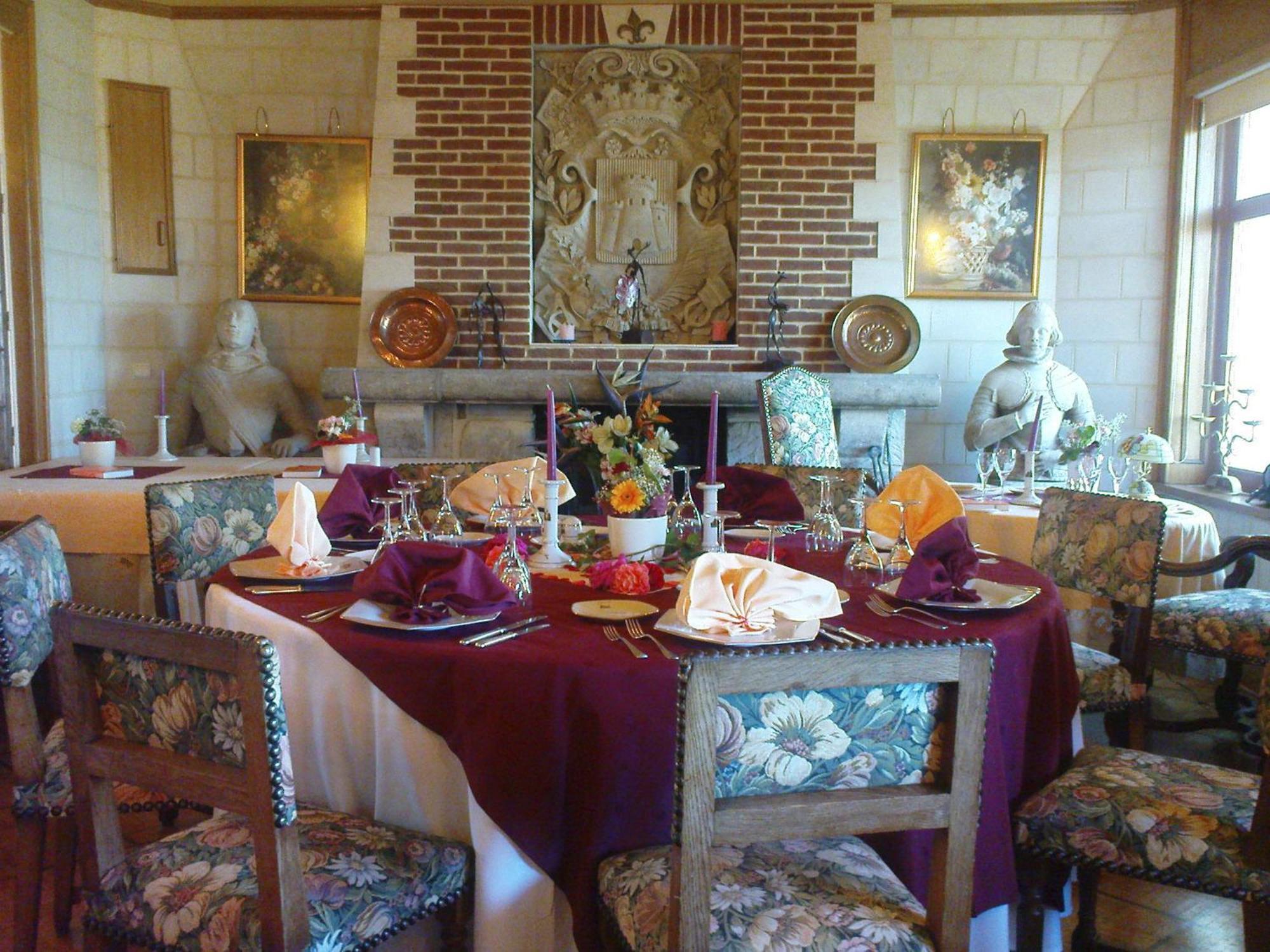 Chateau La Tour Du Roy Vervins Екстериор снимка